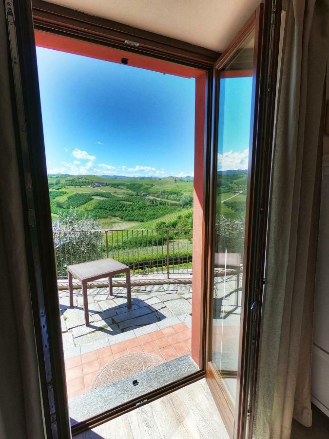 Poggio Dei Farinetti Bed & Breakfast Diano d'Alba Ngoại thất bức ảnh